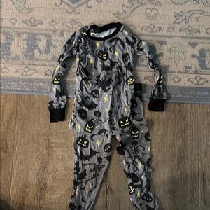 Kids Halloween Pajama Set - Gray with Yellow Accent Pumpkins